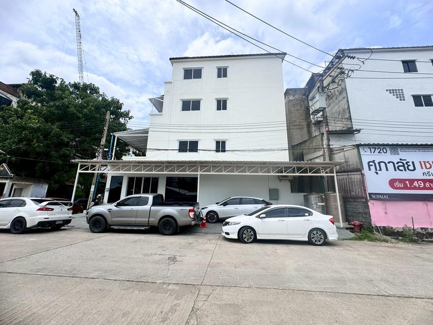 ขายตึกแถว 4 ชั้น ซอยศรีนครินทร์ 40 รีโนเวทใหม่ ราคาสุดคุ้ม เพียง 7.2 ล้านบาทเท่านั้น (N.1803) 17