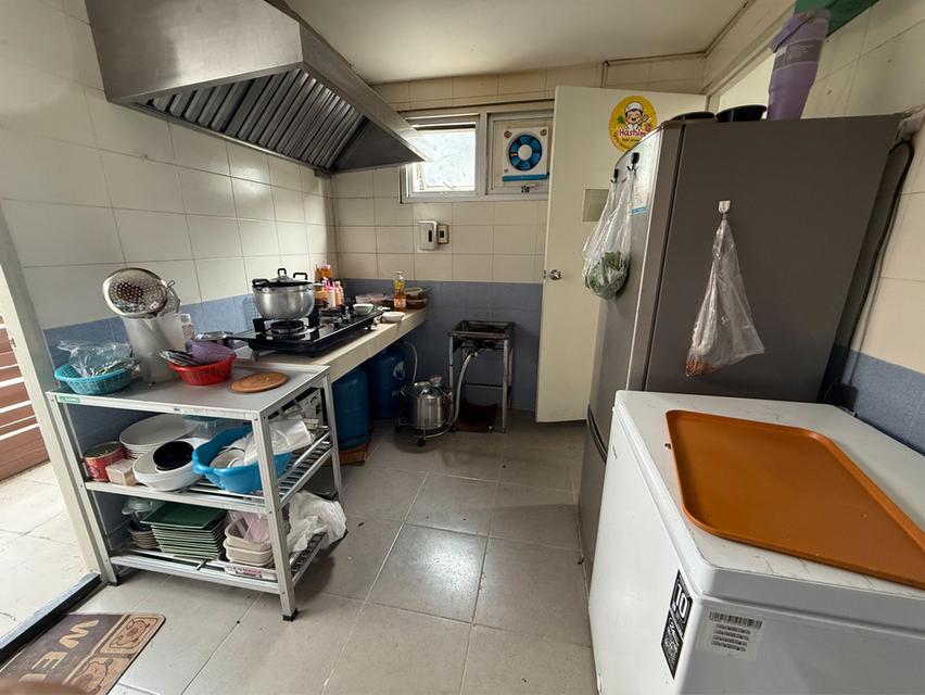 เซ้งร้านอาหาร ทำเลทองใจกลางเมืองปากซอยอ่อนนุช 19 พื้นที่ 65 ตรม. ส่วนครัวแยก อุปกรณ์ครบ มีที่จอดรถ 7