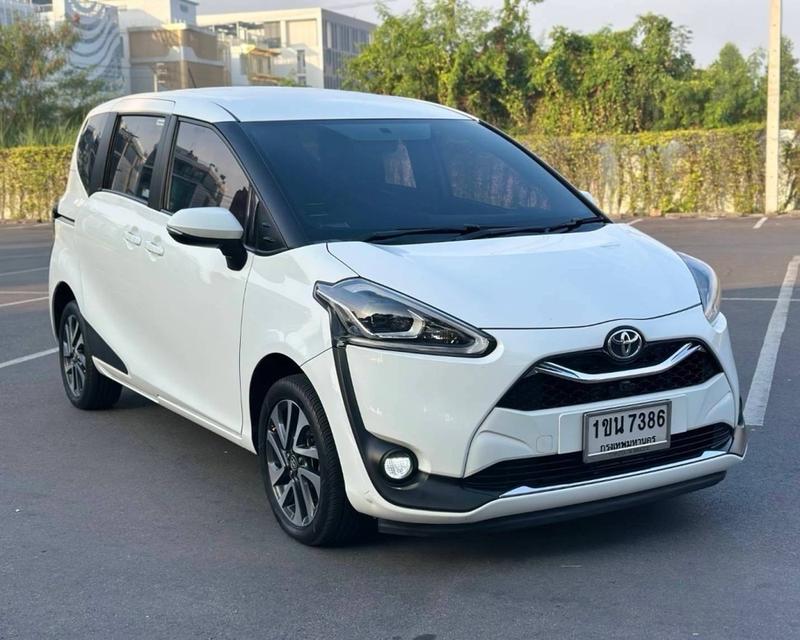 รหัส QT7386 TOYOTA SIENTA 1.5 V เกียร์ Auto สีขาว ปี 2020 จด 2020 แท้  5