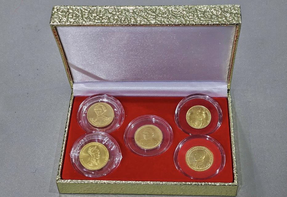 ชุดมหามงคล เหรียญกษาปณ์ทองคำที่ระลึก 5 เหรียญ  2