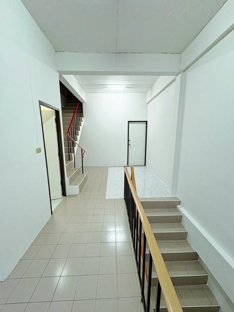 สวนเสรีไทย ให้เช่าอาคารพาณิชย์ 3.5 ชั้น 20 ตร.วา.256 ตร.ม.เสรีไทย 28-36 MRTสัมมากร ลด20% พร้อมอยู่ 3 นอน 3 น้ำ รพ.เกษมรา 8