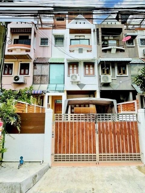 ลาซาล18-26 โลตัส สุขุมวิท105 650 ม. BTSแบริ่ง 1.3กม. ให้เช่าทาวน์เฮ้าส์สุดหรู 3 ชั้น หรูหรา 23ตร.วา. 276ตร.ม. จัดเต็มเฟอ 2