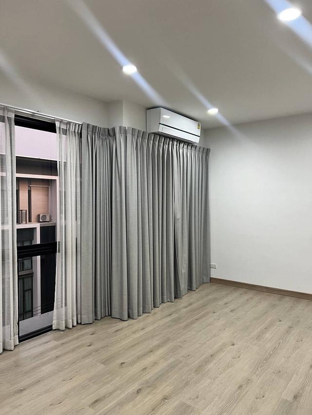 ให้เช่าออฟฟิศ ติดถนน ทำเลทอง ใจกลางเมือง โครงการพรีเมี่ยมเพลส 10 เกษตร-นวมินทร์ รามอินทรา จังหวัดกรุงเทพมหานคร 2