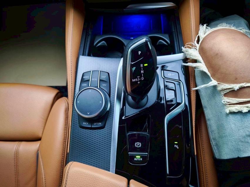 รหัสรถ KPV53 2022 BMW 520d M SPORT LCI  13