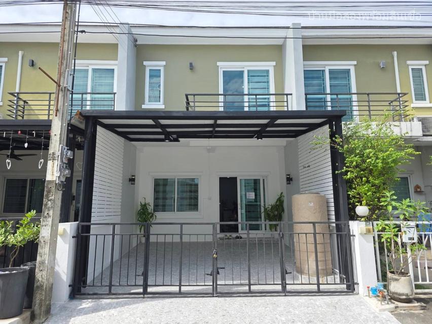 หมู่บ้านพาทาโกเนีย 5  ถนนเลียบคลองสอง บ้านสวย รีโนเวทใหม่ ทำเลดี 1