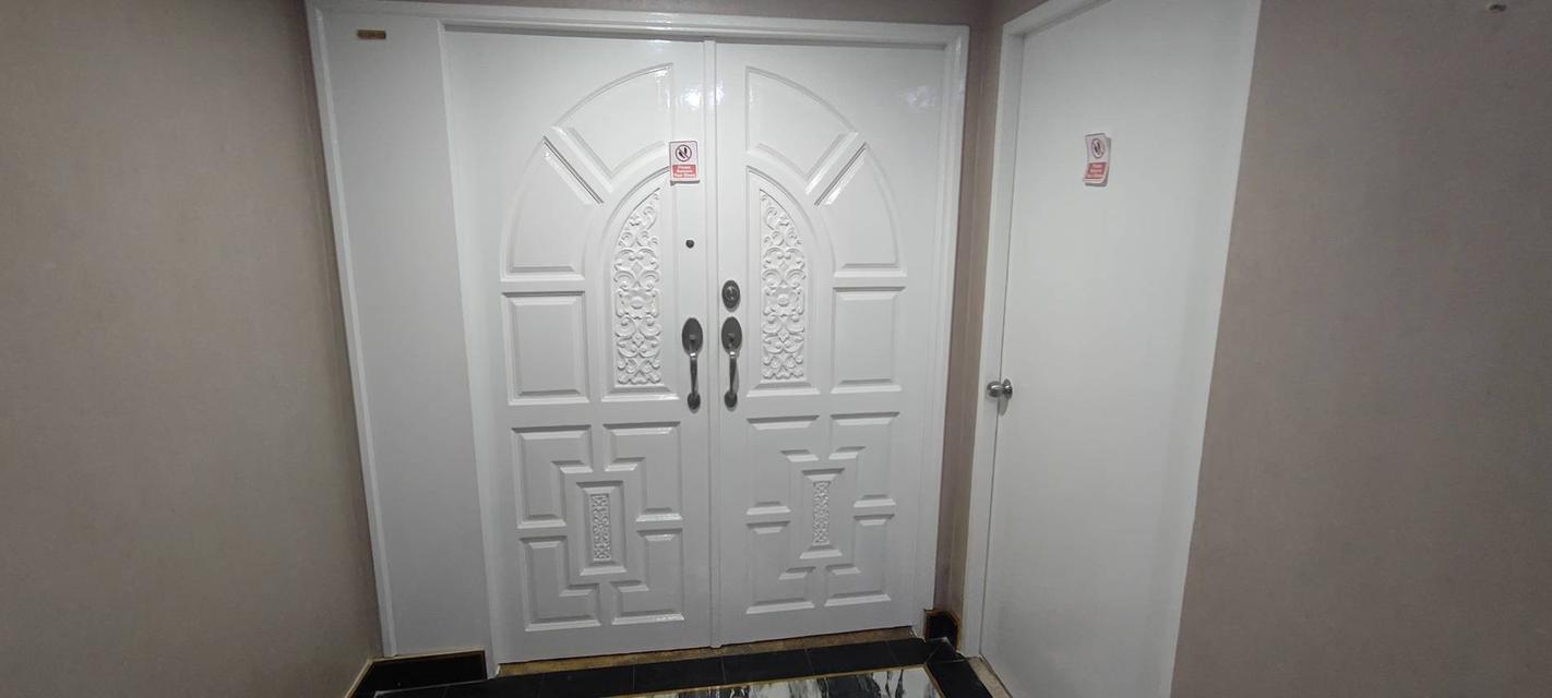 Rent Luxury Condo big size 265 sqm. 3 Beds 13