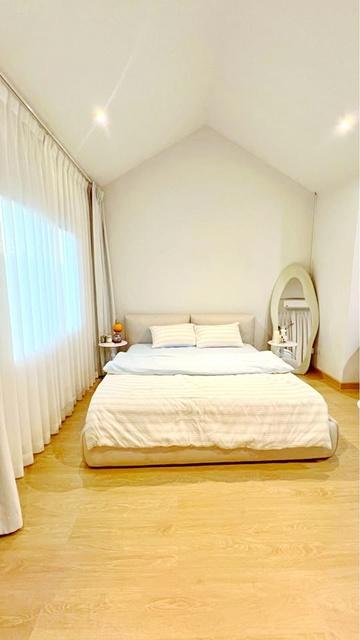 ตลาดนัดจตุจักรชลบุรี 1.4 กม.ให้เช่าบ้านทาวน์โฮม ฟังก์ชัน 3 นอน 3 น้ำ สุขุมวิท บางแสน ใกล้แลนด์มาร์กเมืองชลบุรี 3