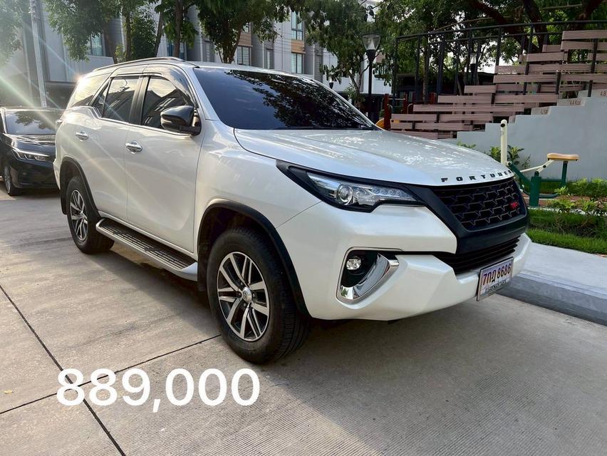 Toyota fortuner 2.4V 2WD ปี 2019