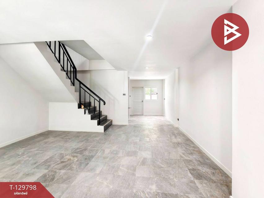 ขายด่วนทาวน์เฮ้าส์ หมู่บ้านแสนสบาย นนทบุรี รีโนเวทพร้อมเข้าอยู่ ทำเลดี 3