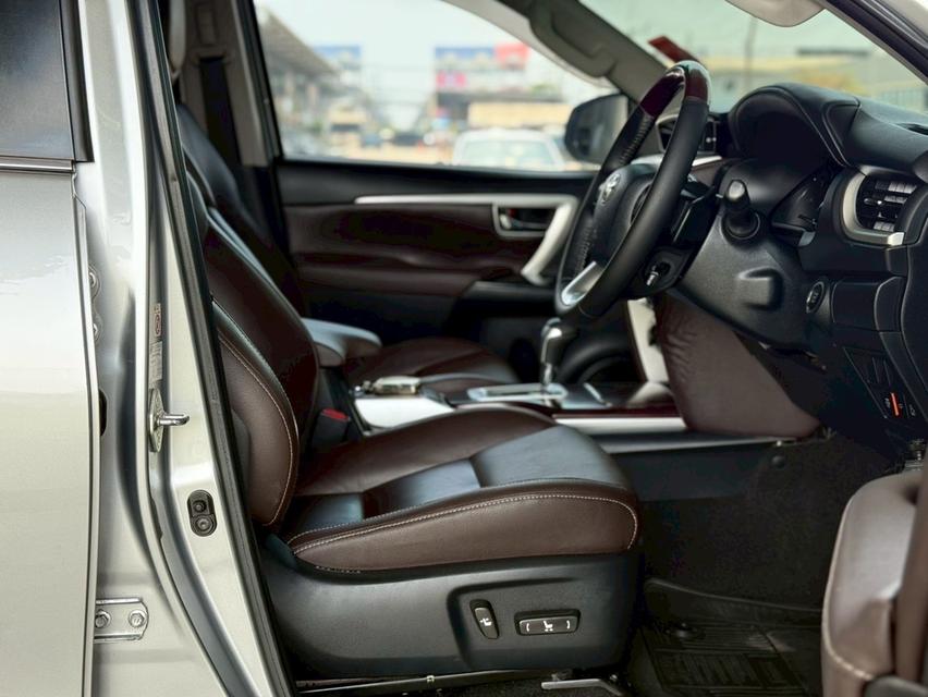 Toyota Fortuner 2.8 ขับ2 2015 จด 16 รูปที่ 12