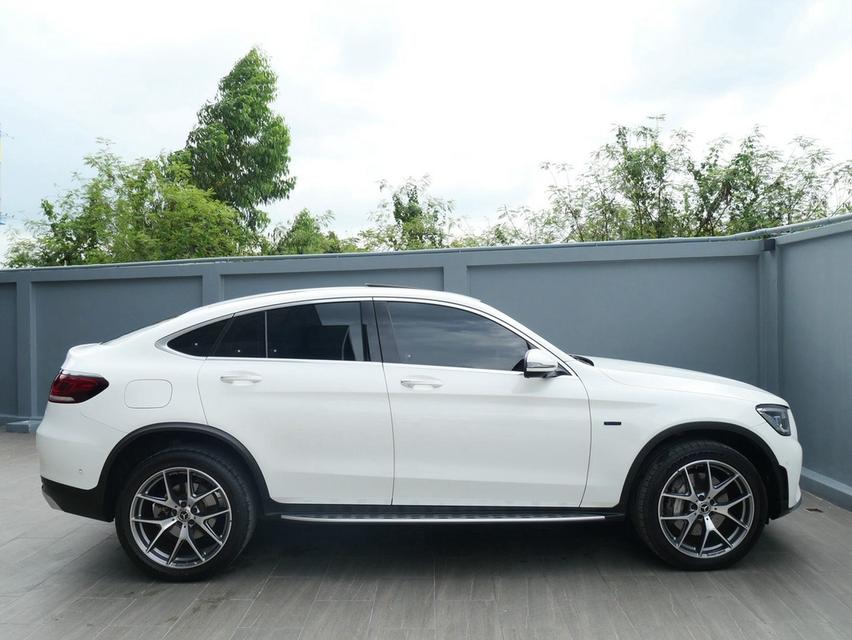 Benz GLC300e Coupe AMG 2021 สีขาว รถออกปี21 แท้ รถมือเดียว หลังคาแก้ว รูปที่ 16