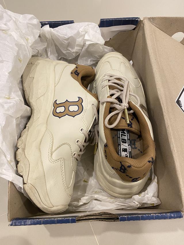 ขายรองเท้ามือสองสวยๆ