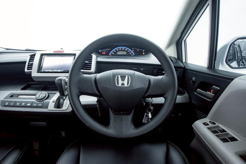 HONDA FREED 1.5 SE 2012 15