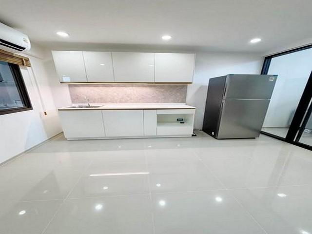 ให้เช่าทาวน์โฮม 3.5 ชั้น หลังมุม หมู่บ้าน ชิเซน ซอยพัฒนาการ 32 ใกล้ โรงเรียนนานาชาติ 4