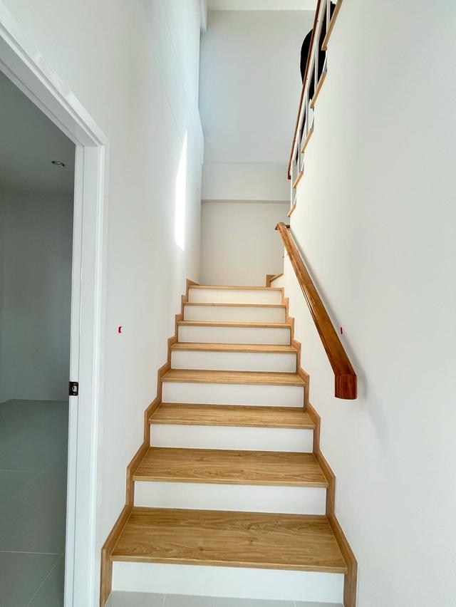 บ้านแฝดสองชั้น ทำเลห้วยวังนอง โครงการบ้านศิริทรัพย์ 9