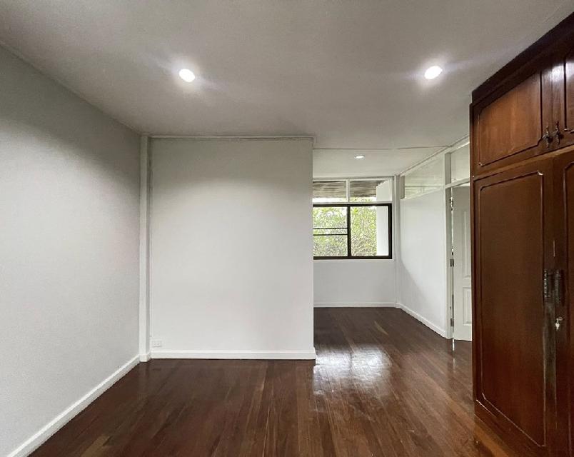 ให้เช่าบ้านเดี่ยว 2 ชั้น หลังใหญ่ ทำเล ซอยรัชดาภิเษก 19 (หรือซอยวิภาวดีรังสิต 16) พื้นที่ดิน 200 ตารางวา ใกล้ MRT รัชดา 900 เมตร 7