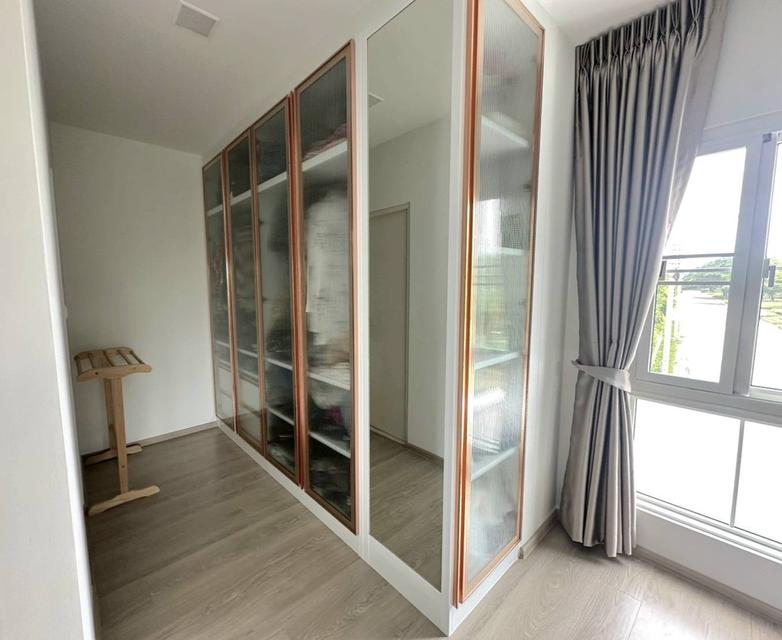 ขายบ้านพร้อมผู้เช่าสัญญา 2 ปี แปลงมุม หมู่บ้านสีวลี ศรีนครินทร์-ร่มเกล้า 87 ตร.ว. 4 ห้องนอน อายุบ้านไม่ถึง 2 ปี ใกล้ถ.กรุงเทพกรีฑา 8