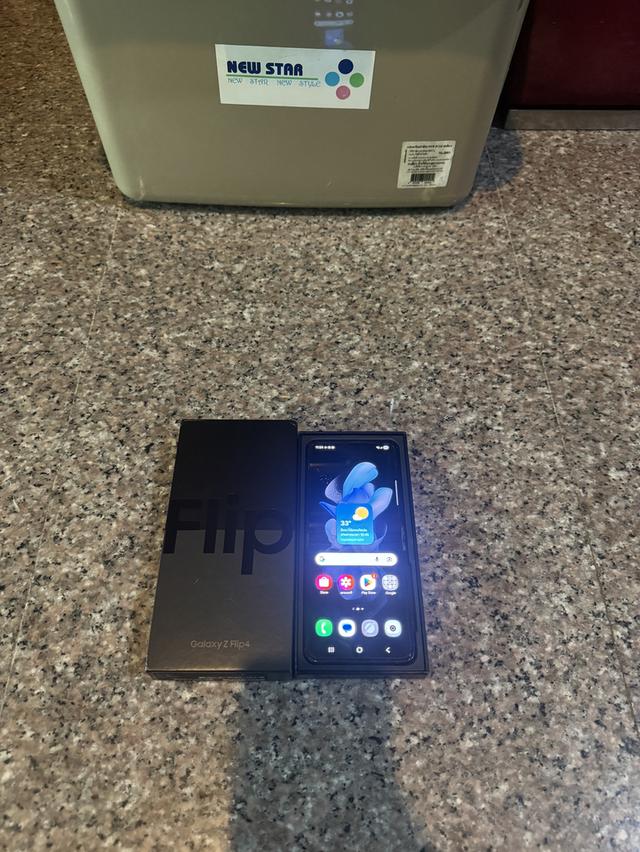 ขายๆๆๆถูกSamsungFlip4สีBlack256กิ๊กการใช้งานดีเยี่ยมทุกๆฟังชั่นเครื่องสูนTrueเครื่องรีสโตได้ตลอดไม่มีติดแอคเค้าใดๆคับ  สภาพ: 95% สวยๆคับ  ราคา: 5990