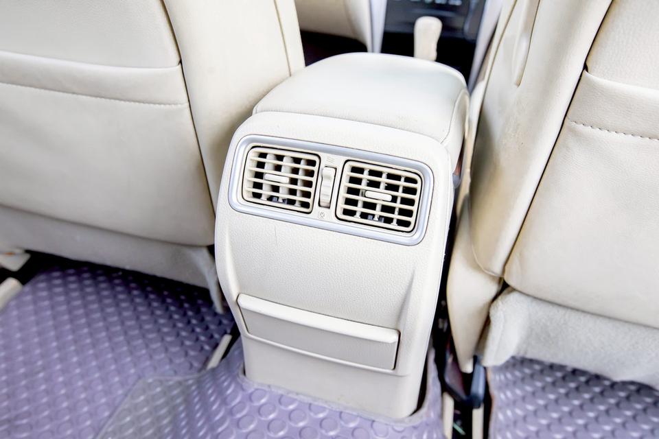 Nissan Teana 250XV Sunloof รุ่นท๊อปสุด ภายในดำ ปี 2010 สีขาว  15