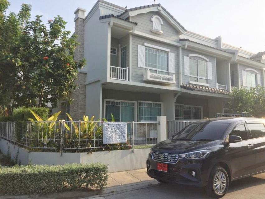 ปรับราคาลดพิเศษ!! ทาวน์โฮม 2 ชั้น โครงการ Villaggio Bangna ใกล้ ABAC บางนา เนื้อที่ 31.8 ตร.วา 2 ห้องนอน 3 ห้องน้ำ หลังมุม