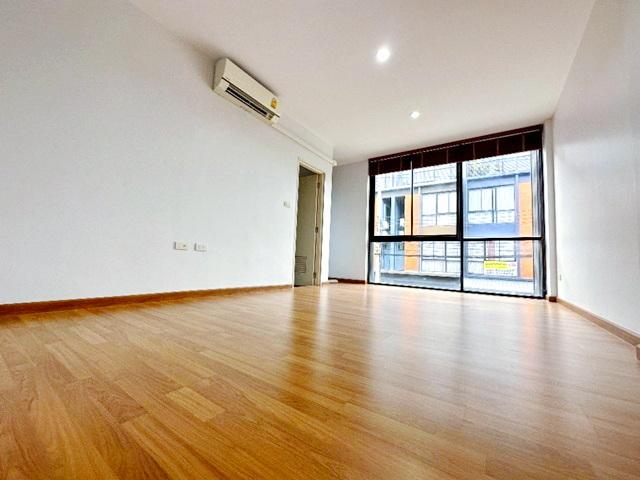 BTSศรีรัช 450ม.โรงเรียนนานาชาติ ISB 3.1 กม แจ้งวัฒนะ31-37 จดทะเบียนได้ โฮมออฟฟิศ 3.5 ชั้น 22ตรว. 282ตรม. แอร์ ครบ ทุกห้อ