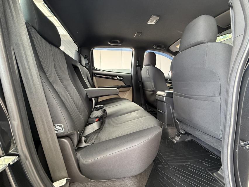 2019 ISUZU D-MAX, 1.9 Ddi Z-Prestigeโฉม HI-LANDER CAB-4 12-19 สีดำ เกียร์ธรรมดา เครื่องดีเซล🚀🚀 ไมล์แท้ 203,868 km. คู่มือบุ๊คเซอร์วิสครบ รูปที่ 8