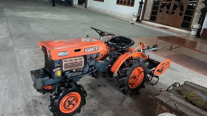 รถไถพร้อมโรตารี่ Kubota B5000