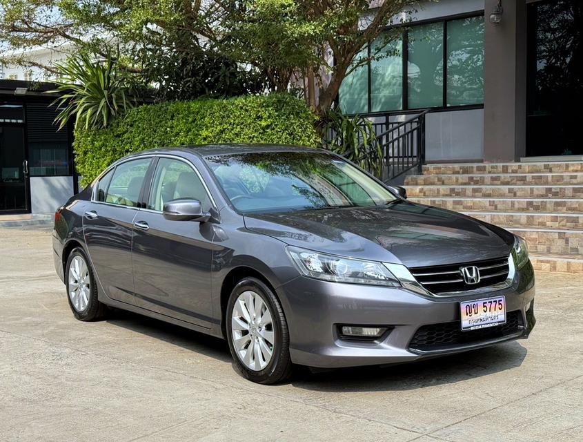 2016 HONDA ACCORD 2.0 EL รถมือเดียวออกป้ายแดง รถวิ่งน้อย เข้าศูนย์ทุกระยะ ไม่เคยมีอุบัติเหตุครับ