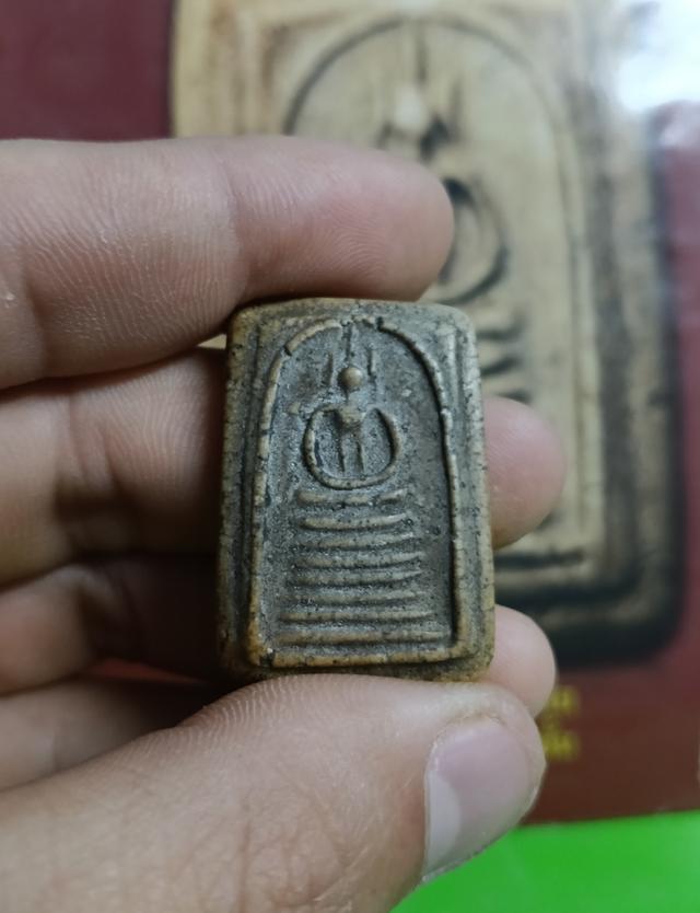 พระสมเด็จวัดเกศไชโยพิมพ์เจ็ดชั้นนิยม