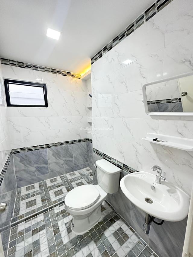 หมู่บ้านมีนบุรีการ์เด้นโฮม ราษฎร์อุทิศ 8