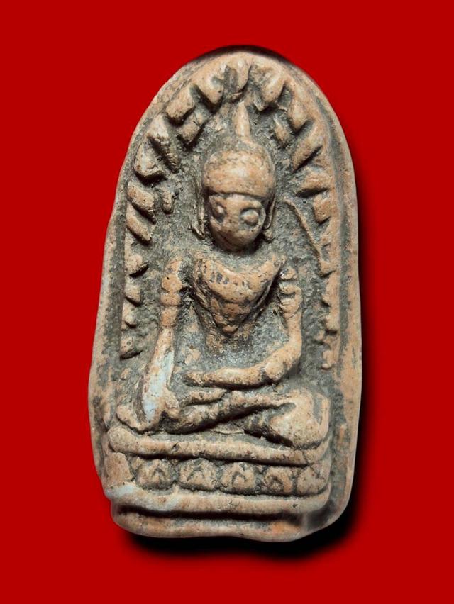 พระรอดเนื้อดิน เปิดเช่าบูชา