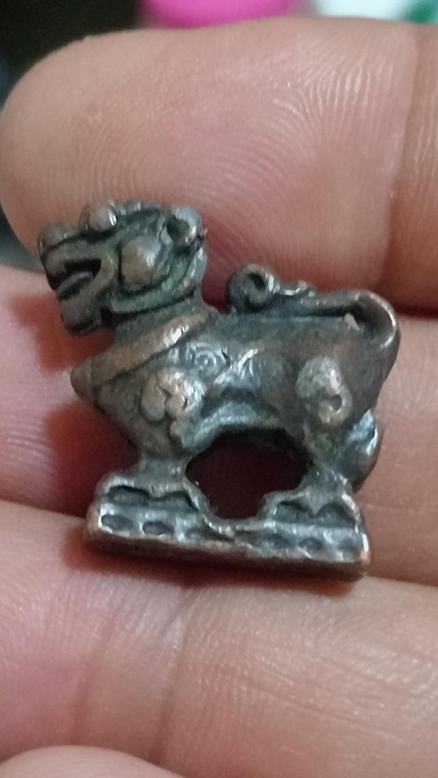 พระเครื่อง สิงห์หลวงพ่อกวย ตะกั่วอาบทองแดง 6