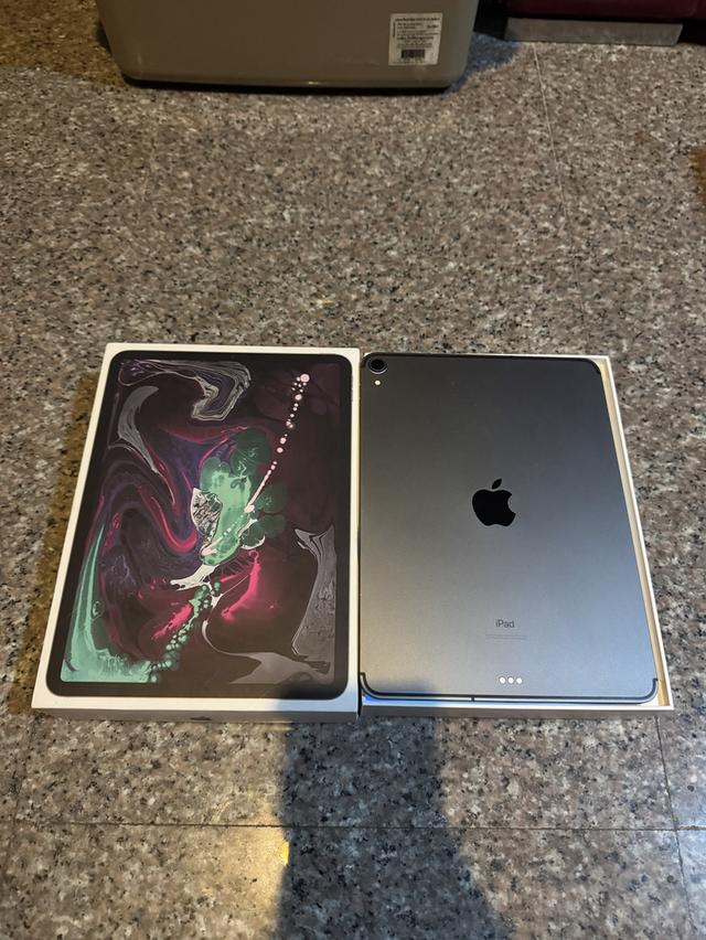 ขายๆๆๆถูกๆๆiPadPro11นิ้วสีSpace Gray 256กิ๊กWifi Celluer ใส่ซิมได้มีกล่องอีมี่ตรงสูนTrueสภาพสวยๆเครื่องใช้งานดีทุกๆฟังชั่นเครื่องรีสโตได้ตลอดไม่มีติดไ