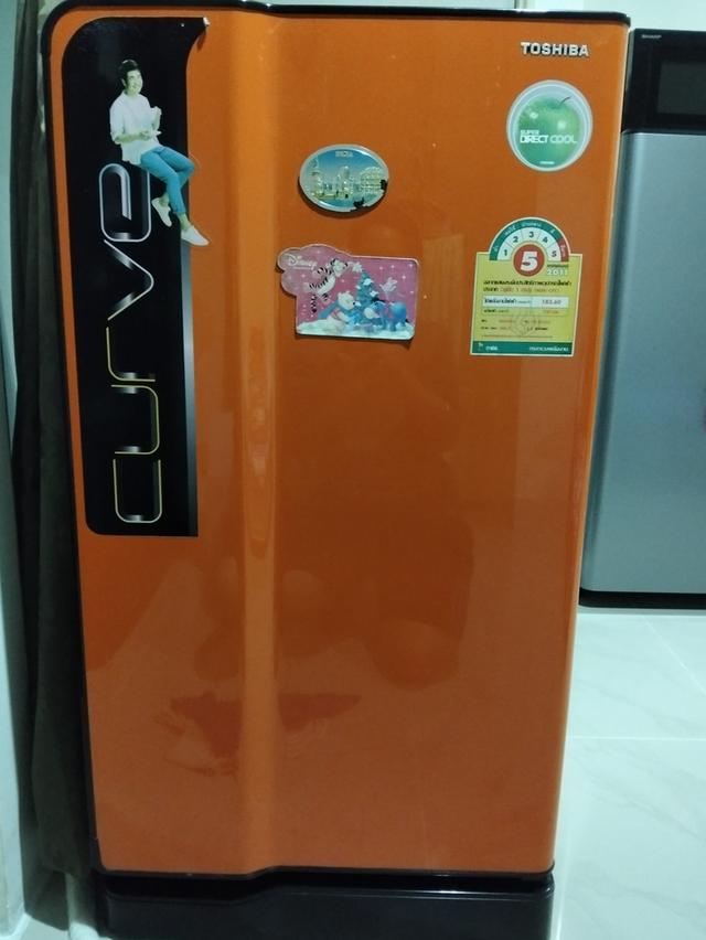 ตู้เย็น Toshiba ขนาด 5 คิว สีส้ม สภาพดี
