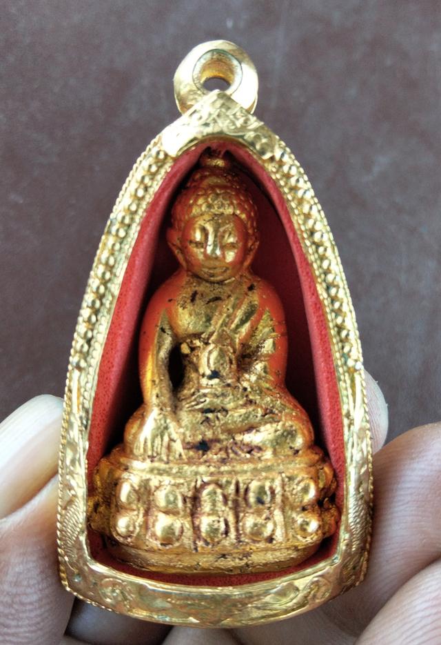 พระกริ่งเก่ากระหลั่ยทองพร้อมตลับ