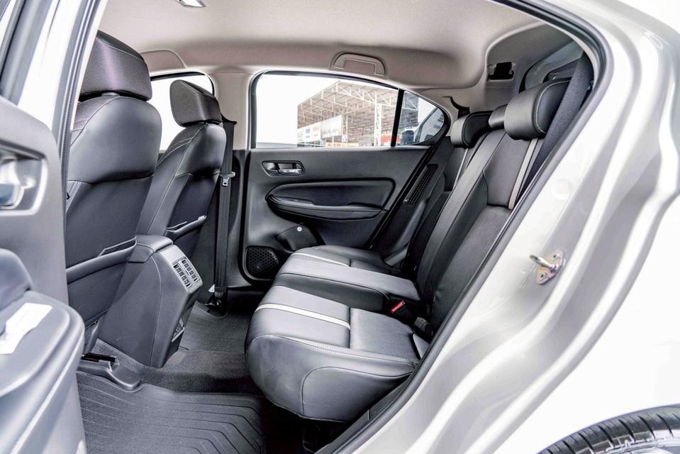 รหัสรถ NP2681 HONDA CITY 1.5SV EHEV HATCHBACK 2025 15