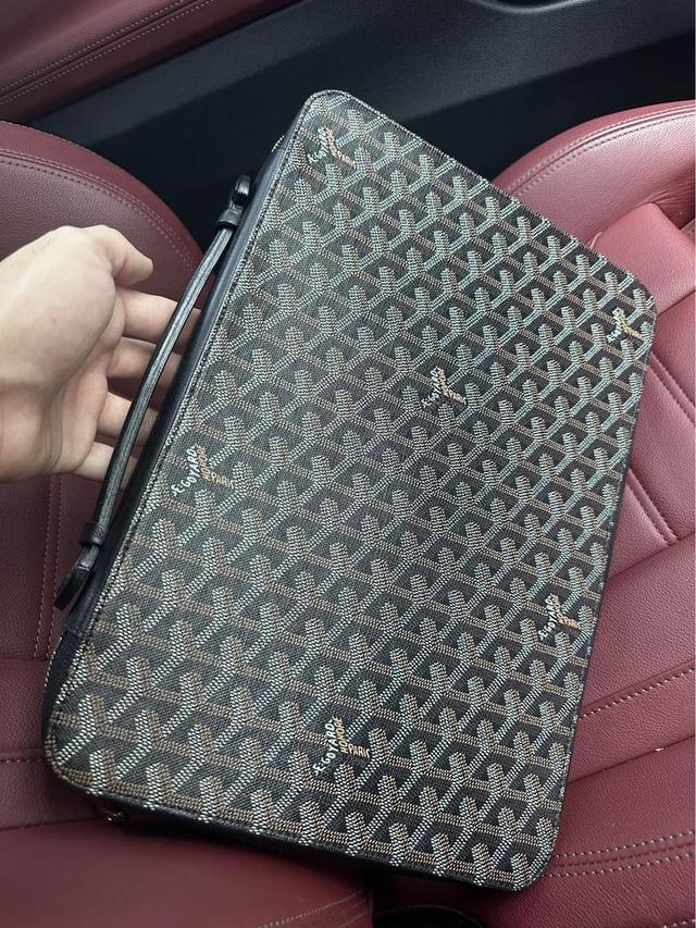 กระเป๋าถือ Goyard Briefcase 1