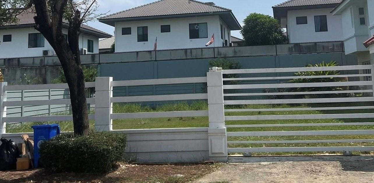 ขายที่ดิน 101 ตร.ว. ยู่ในหมู่บ้านบารเมษฐ์  ซ.เฉลิมพระเกียรติ์ 62 ซอย6 ประเวศ สุวรรณภูมิ  2