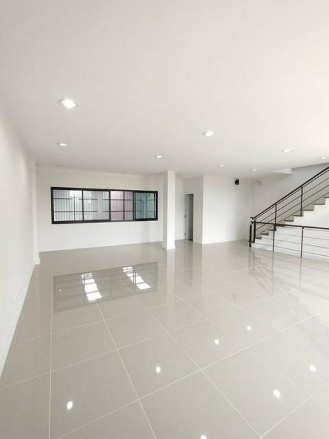 ให้เช่า โฮมออฟฟิศ พร้อมโกดัง 450 ตร.ม.หลังมุม บางใหญ่ นนทบุรี ซอยกันตนา ใกล้ รพ.บางใหญ่ ไฟฟ้า 3 เฟส 30 แอมป์ เหมาะสำหรับทำโฮมออฟฟิศ และเก็บสินค้า 8