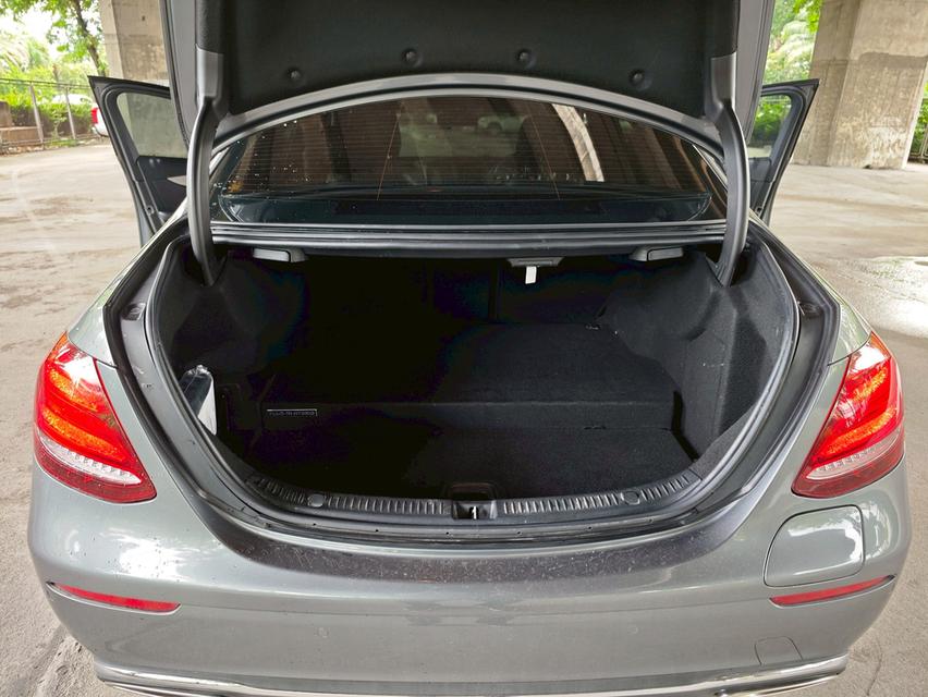 ขายรถ Benz E350e W213 Plugin Hybrid  ปี 2020 สีเทา เกียร์ออโต้ 19