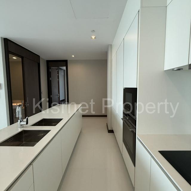For SALE Q1 Sukhumvit 4beds size 296 sq.m. 18