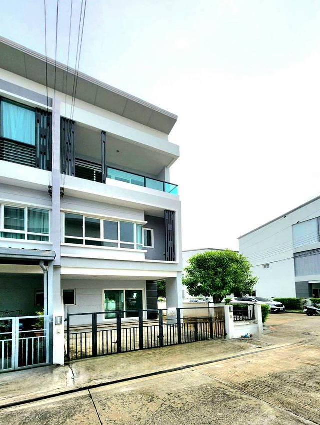 ทาวน์โฮมวัชรพล หมู่บ้าน The Ricco Town วัชรพล ถนนร่วมมิตรพัฒนา รามอินทรา บางเขน 1