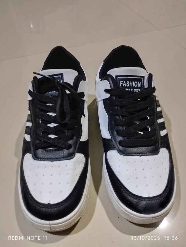 รองเท้า 4