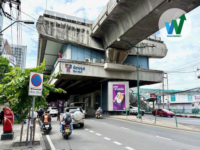 ขายที่ดินติดถนนอ่อนนุช พร้อมบ้านเดี่ยว 98 ตร.ว. แปลงมุม พื้นที่กว้าง มีห้องแม่บ้าน ใกล้รถไฟฟ้า BTS ทางด่วน มอเตอร์เวย์ 9