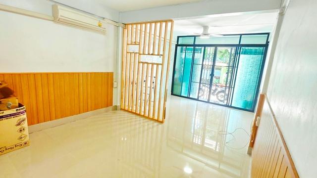 CBD สาทร แอร์ครบทุกห้อง ใกล้เซ็นทรัล พระราม 3 600 ม. สาธุประดิษฐ์ ใกล้ BTS ช่องนนทรี 2.5 กม. ทาวน์โฮม 3 ชั้น ให้เช่า 3 น 3