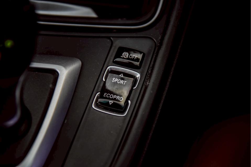 2015 BMW320D auto F30 8