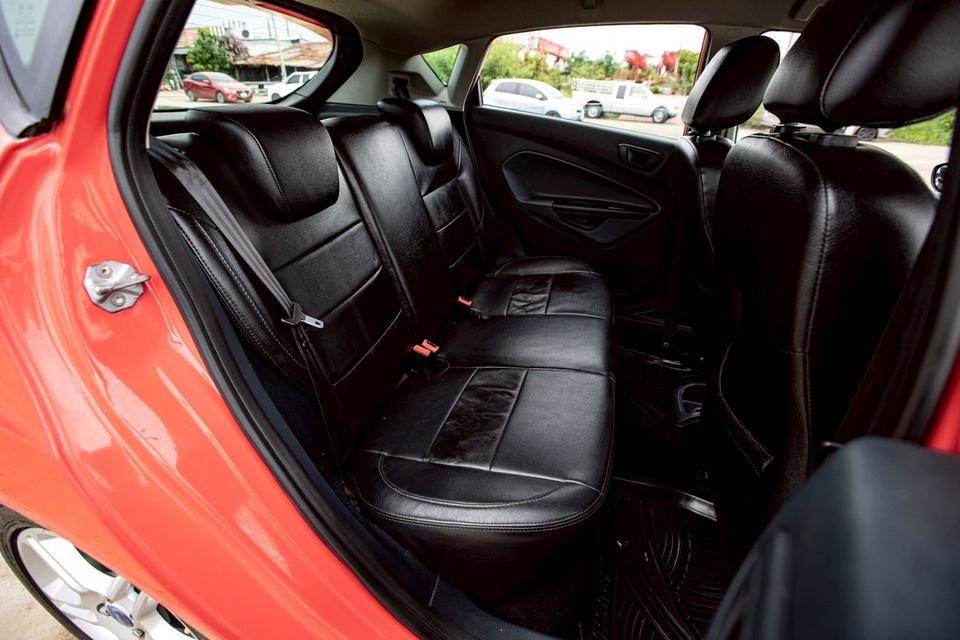 Ford Fiesta 1.5 Sport 5 ประตู สีแดง เกียร์ออโต้ ปี 2012  12