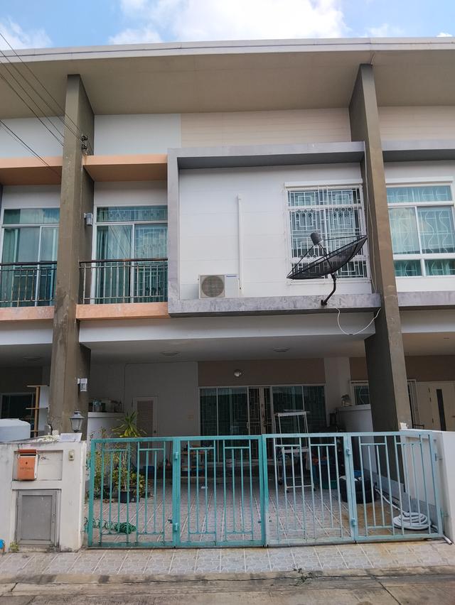 บ้านทาวน์โฮม 2ชั้น 3นอน 3 น้ำ 2 จอดรถ 2