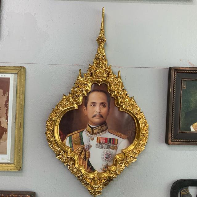ภาพ ร.5 พร้อมกรอบเรซิน