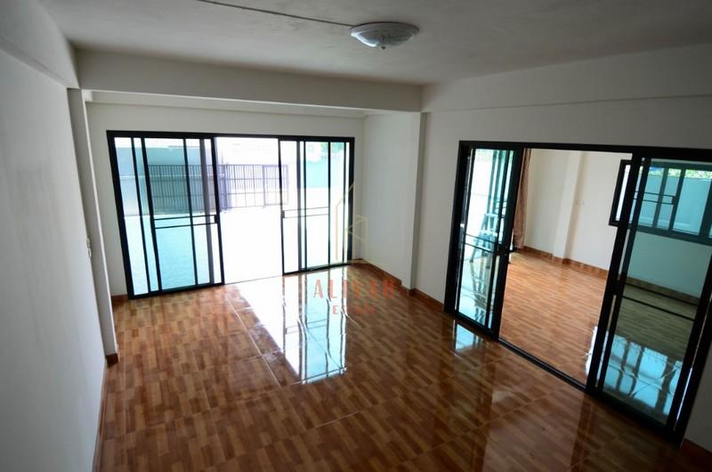 RH081125 ให้เช่า บ้านเดี่ยว 2ชั้น 3ห้องนอน ย่าน โชคชัย4 เหมาะสำหรับ Home office 3